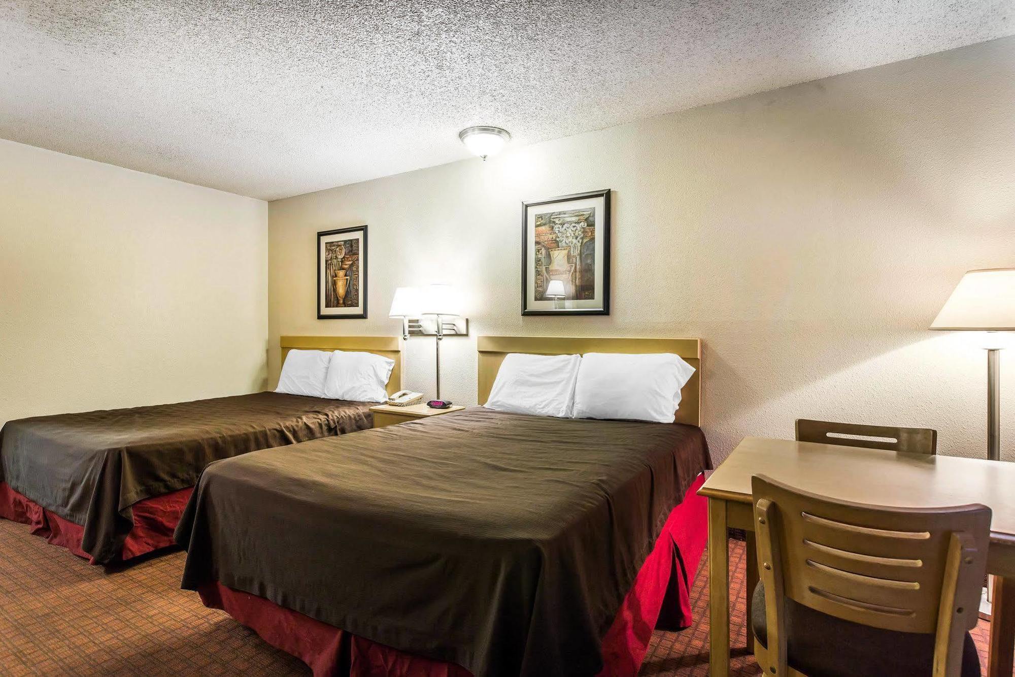 Rodeway Inn Ontario Mills Mall Guasti Exterior foto